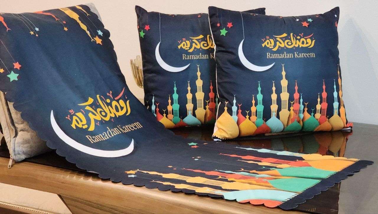 طقم مفارش وكوشن لس