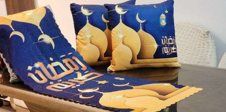 طقم مفارش وكوشن لس