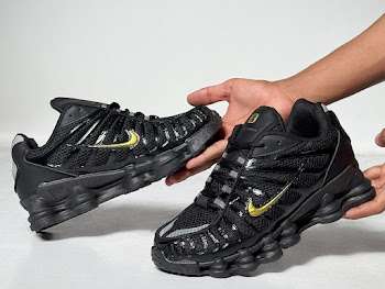 Nike Shox (كوتشي) لو بتدور على ستايل عصري
