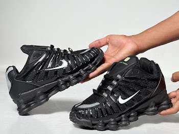 Nike Shox (كوتشي) لو بتدور على ستايل عصري