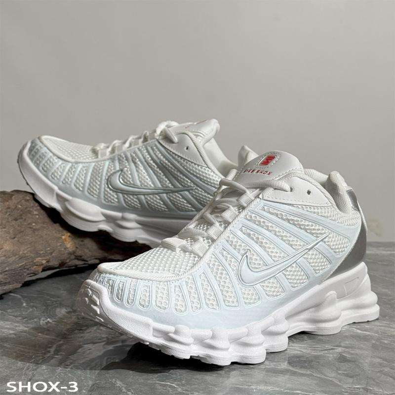 Nike Shox (كوتشي) لو بتدور على ستايل عصري