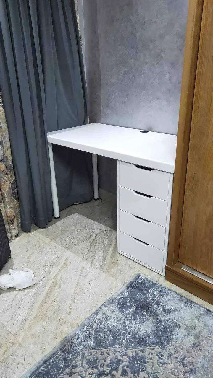 مكتب جيمنج 
شامل وحده ادراجً