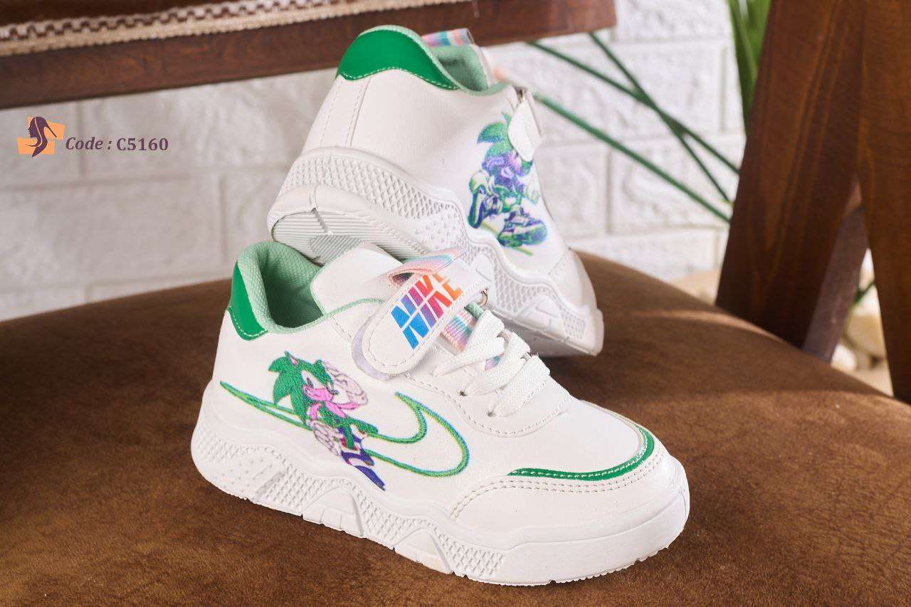 كوتشي Nike اولادي شيك في اللبس