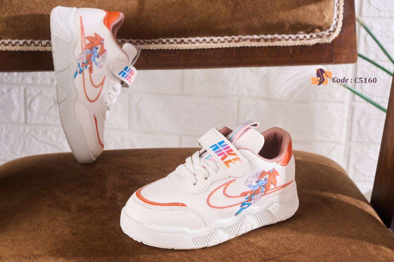 كوتشي Nike اولادي شيك في اللبس
