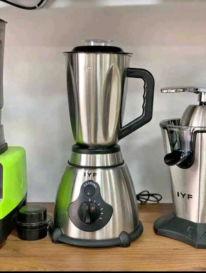 خلاط كهربائي
