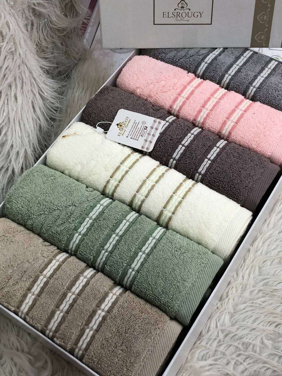 علبة فوط جاكار