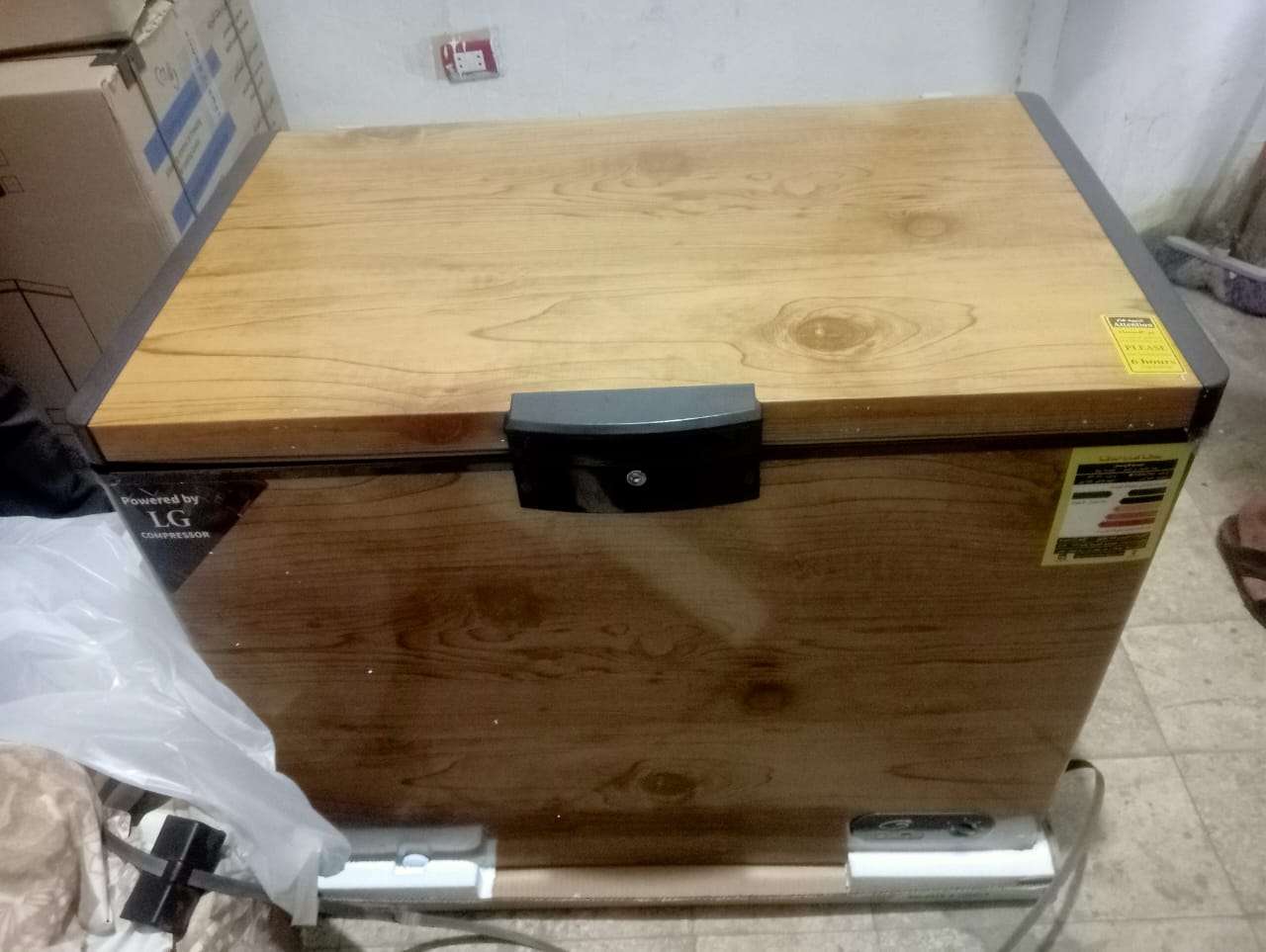 فريزر Hook من دايموند 350 لتر طول 104 cm منور LG