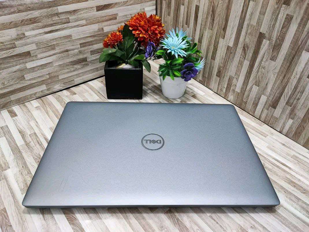DELL Latitude 5520