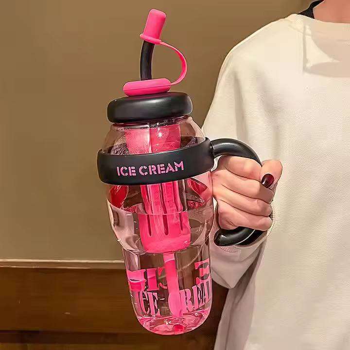 زجاجة مياه شكل ICE CREAM