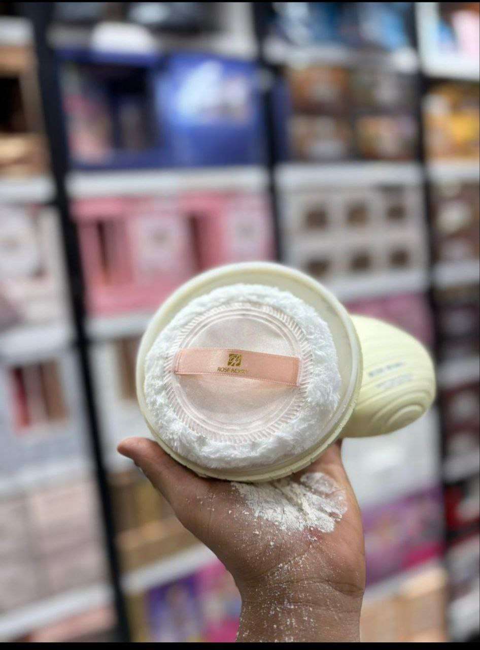 بودره الجسم من روز بيري