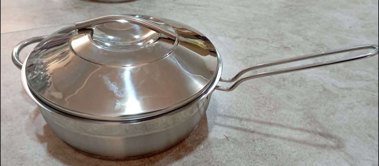 طاسه استيل بالغطا مقاس 28