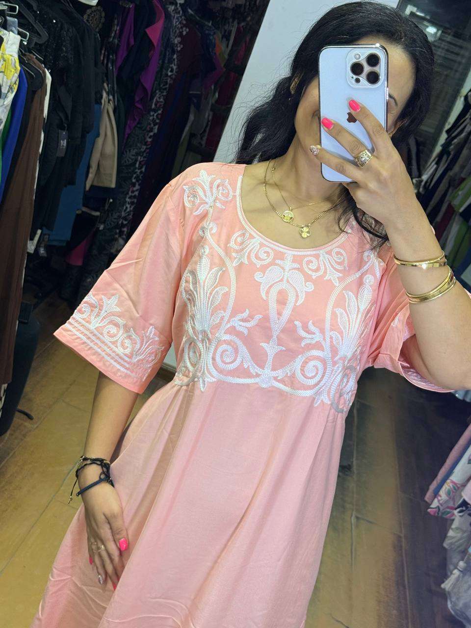عبايات مطرزه