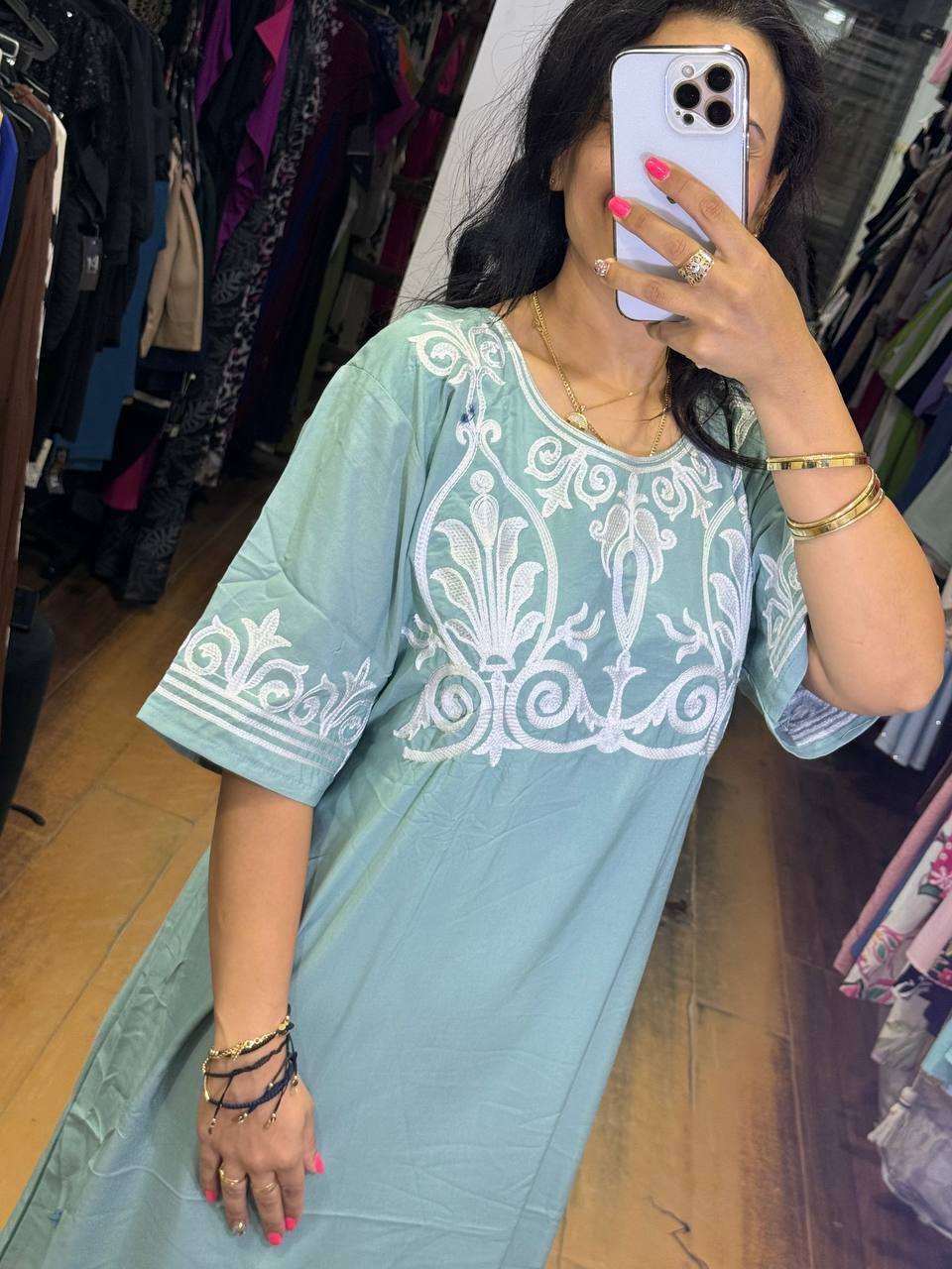 عبايات مطرزه
