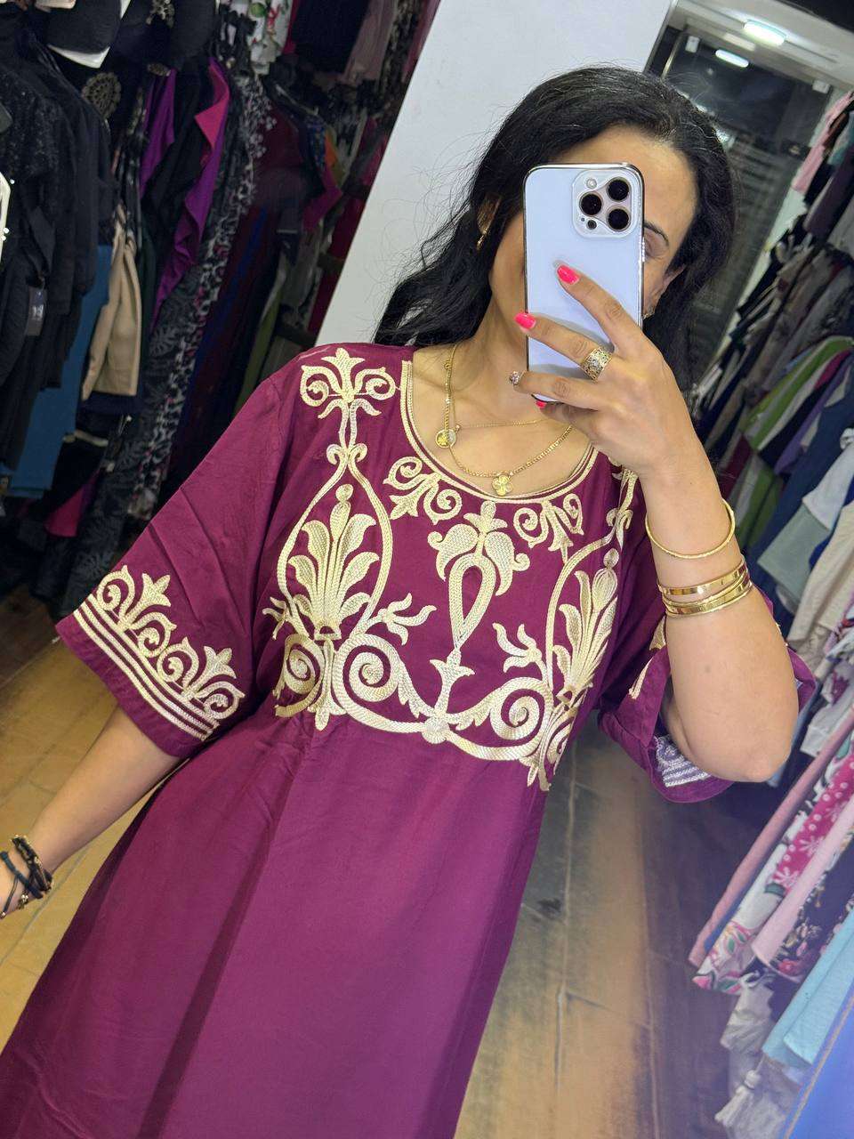 عبايات مطرزه