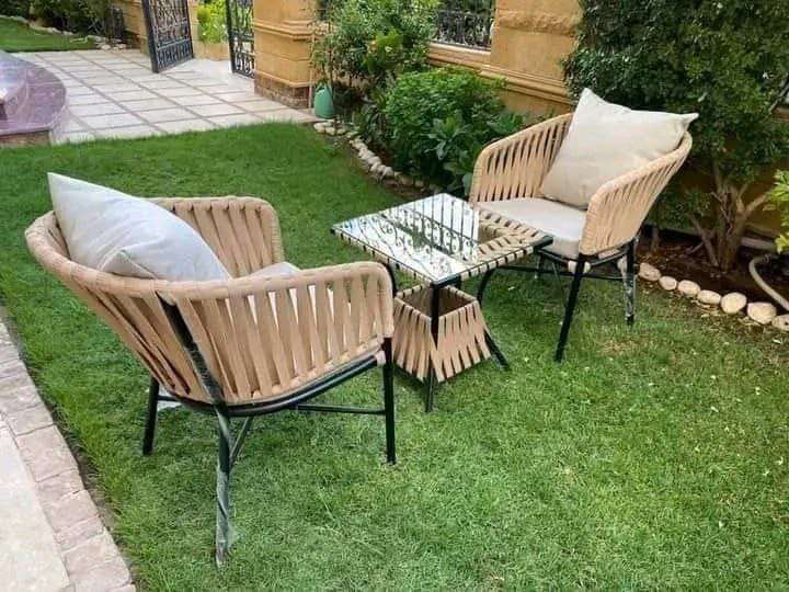 طقم سنابل تربيزة وكرسيين ضد الصدأ