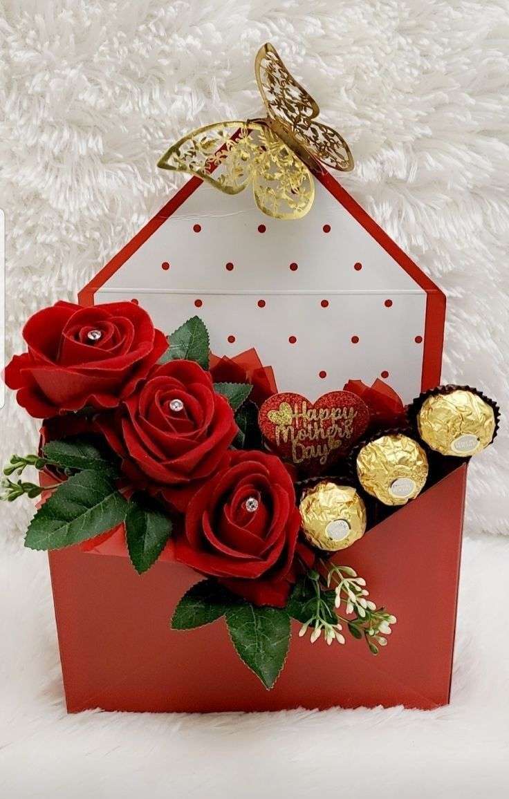 بوكيه ورد شكل ظرف
