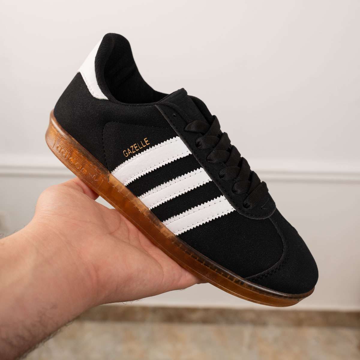 حذاء Adidas Gazelle
