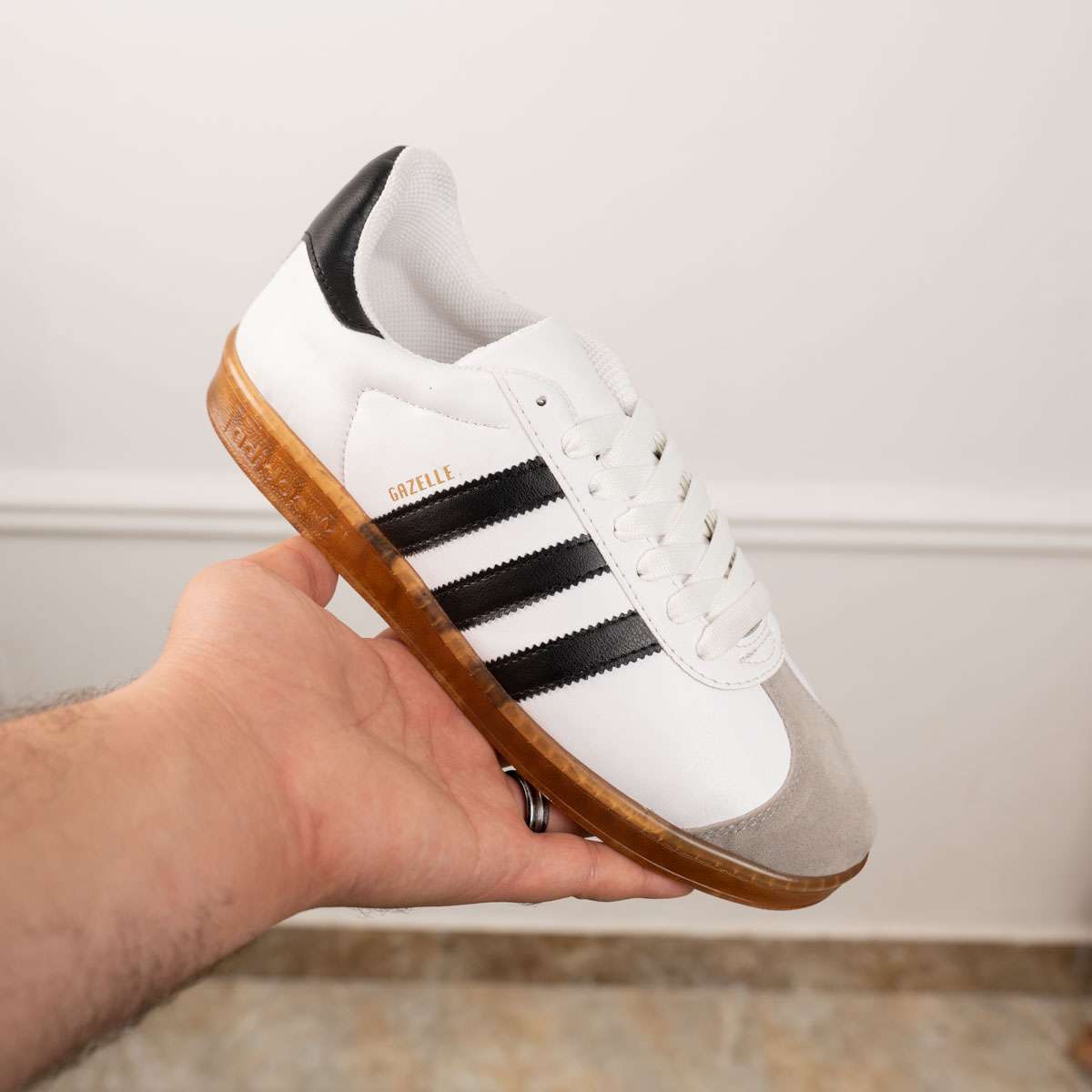 حذاء Adidas Gazelle