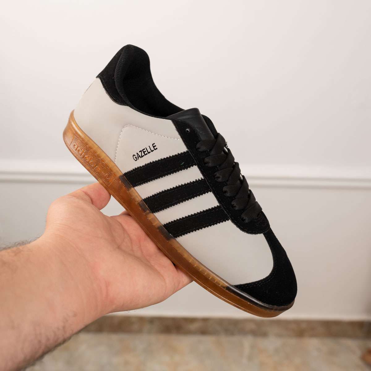 حذاء Adidas Gazelle