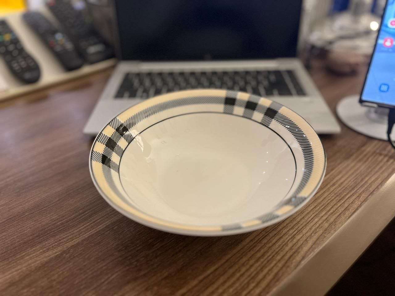 طبق بورسلين غويط