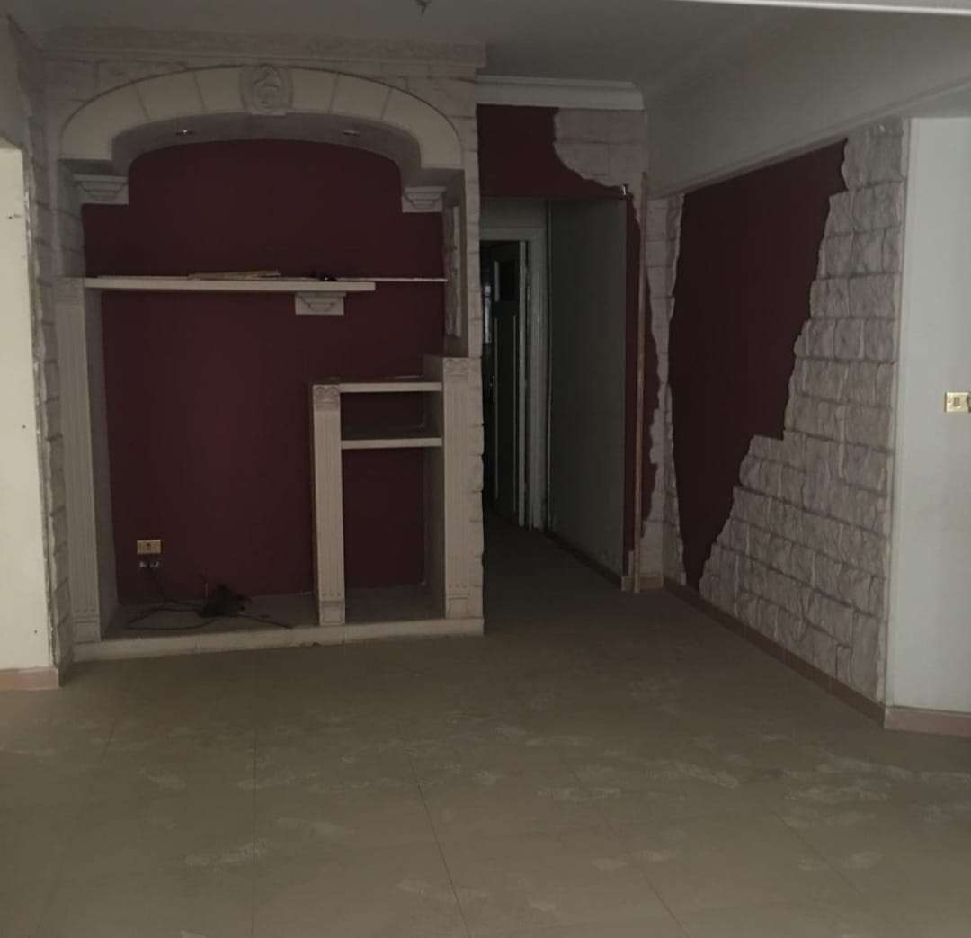 كود ١٩٤ شقة للبيع بشارع عبدالله ابن الطاهر متفرع من مكرم عبيد