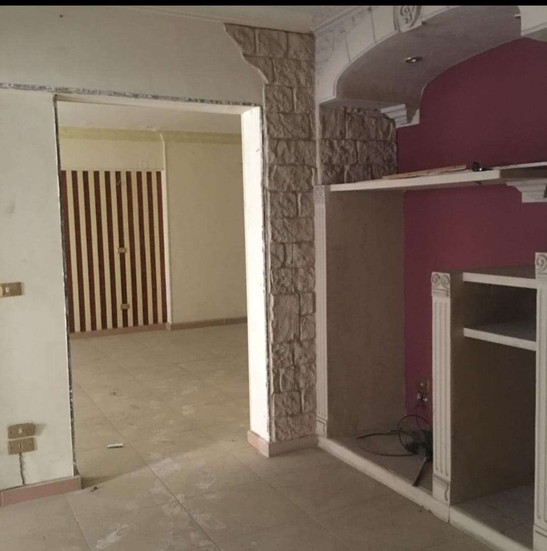 كود ١٩٤ شقة للبيع بشارع عبدالله ابن الطاهر متفرع من مكرم عبيد