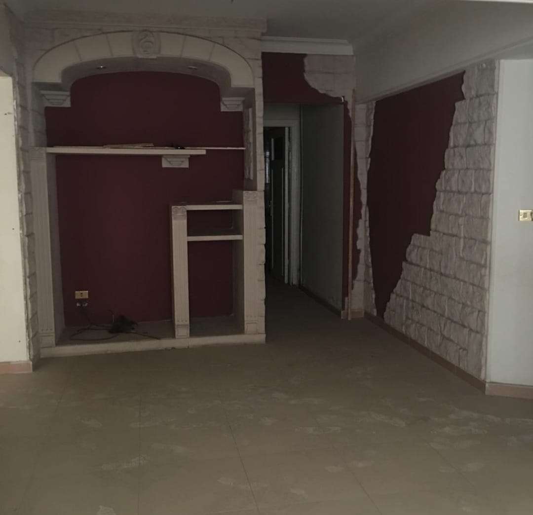 كود ١٩٤ شقة للبيع بشارع عبدالله ابن الطاهر متفرع من مكرم عبيد