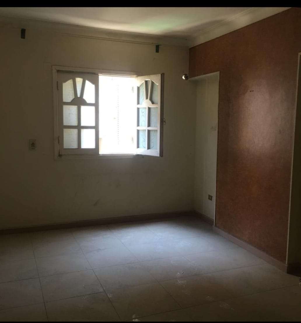 كود ١٩٤ شقة للبيع بشارع عبدالله ابن الطاهر متفرع من مكرم عبيد