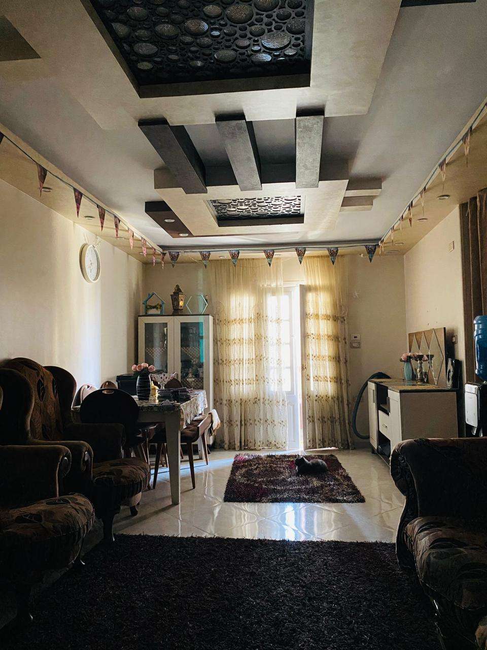 شقه