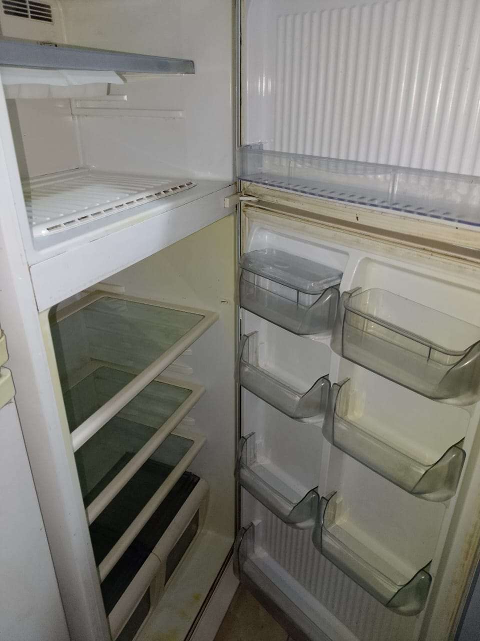 كريازى 14قدم نوفريست بالبخار استعمال نضيف حالة جيدة بشحن الشركه