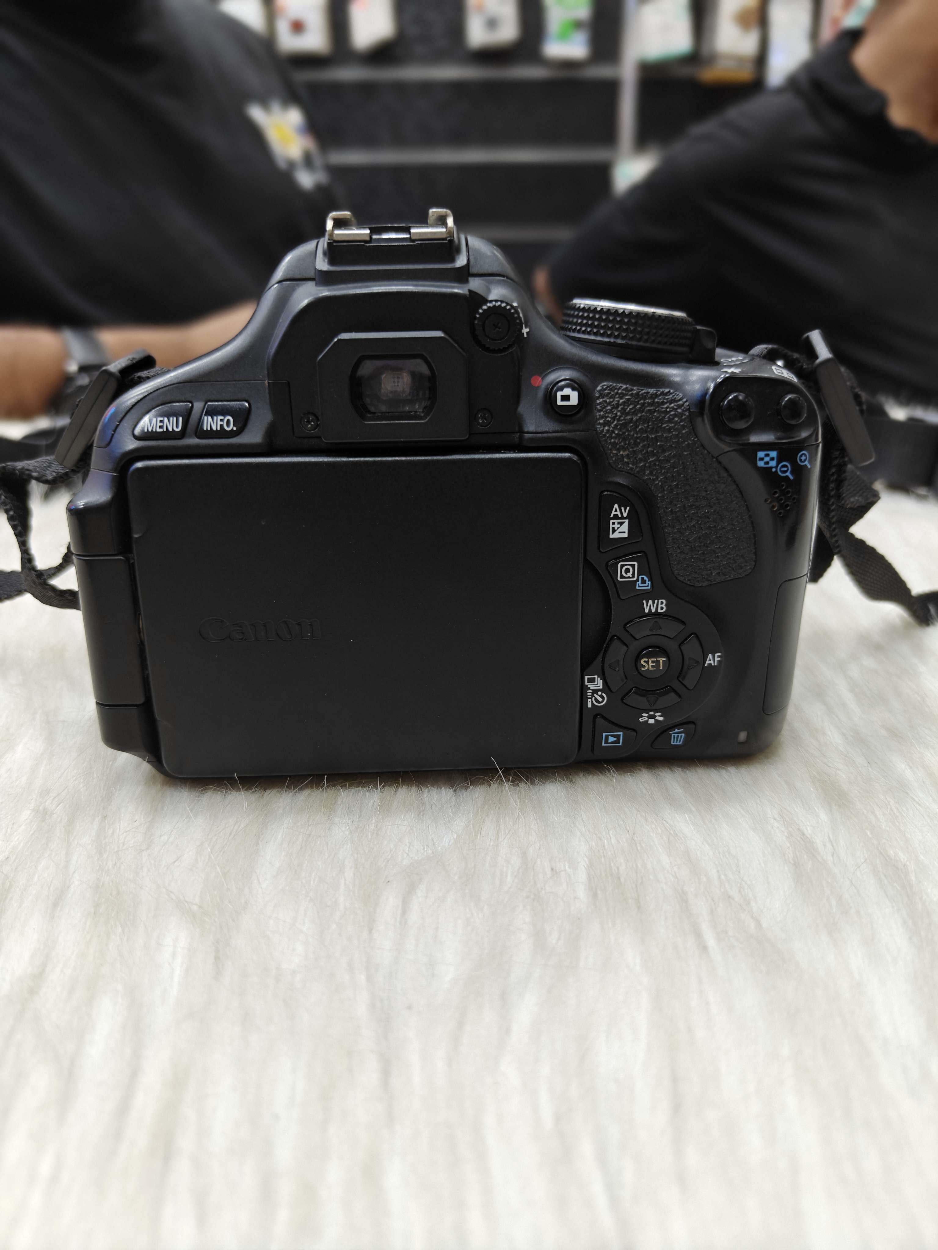 كاميرا كانون d600