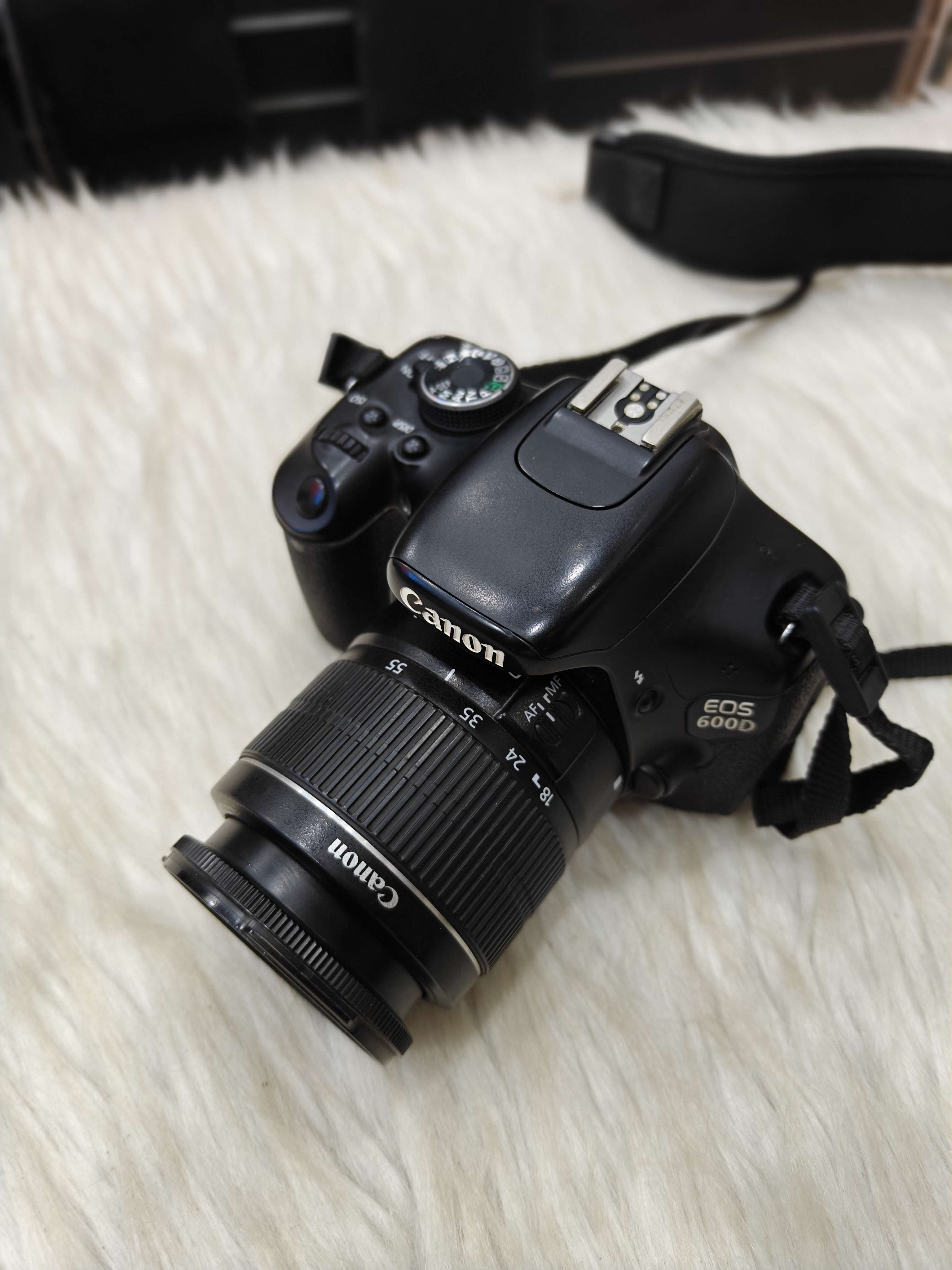 كاميرا كانون d600