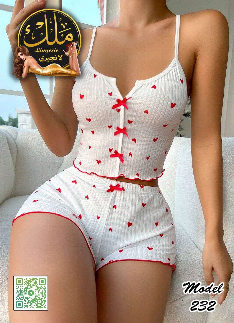 هوت شورت فيونكه قلوب