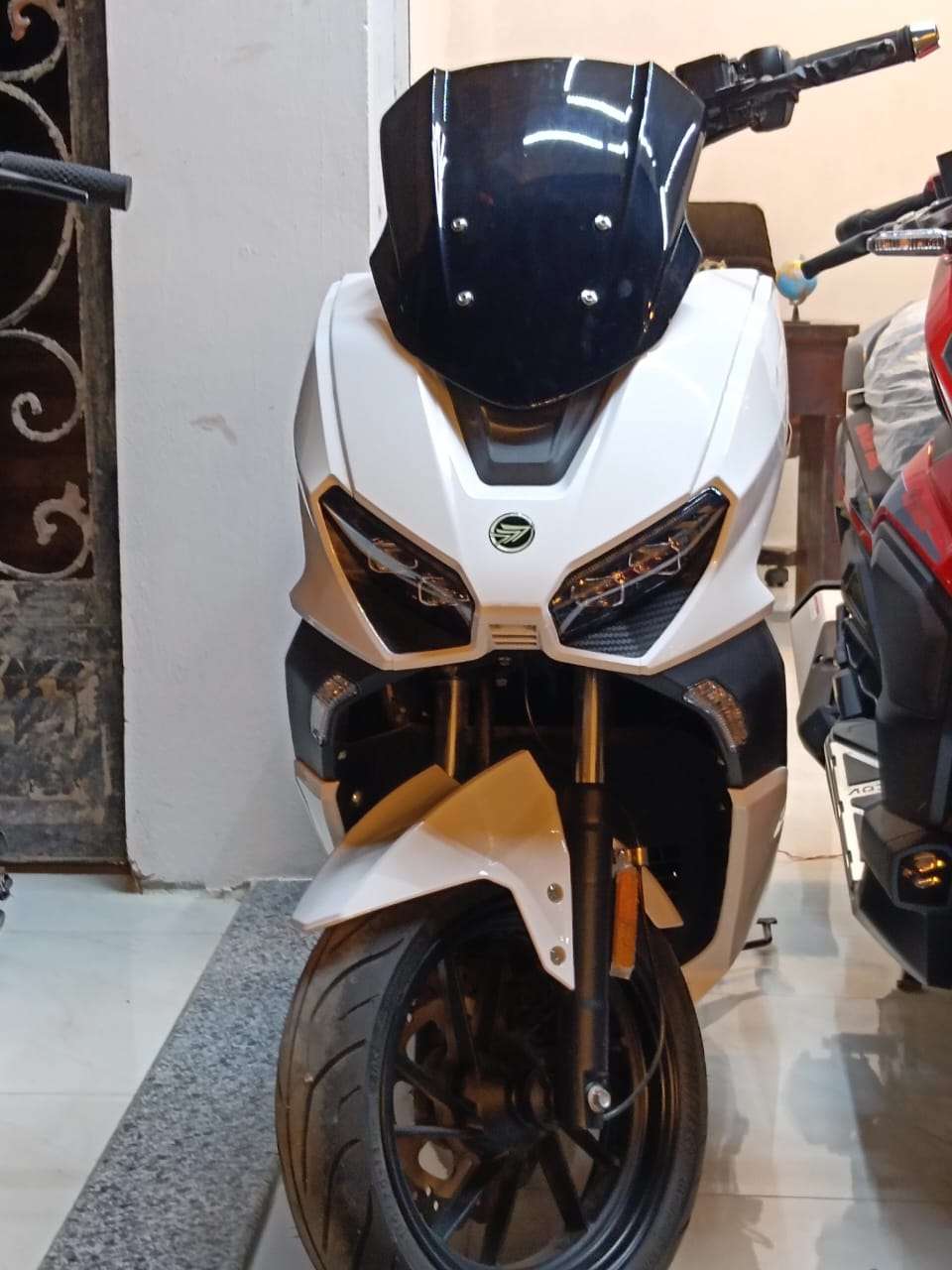 سكوتر ڤستا بنزين