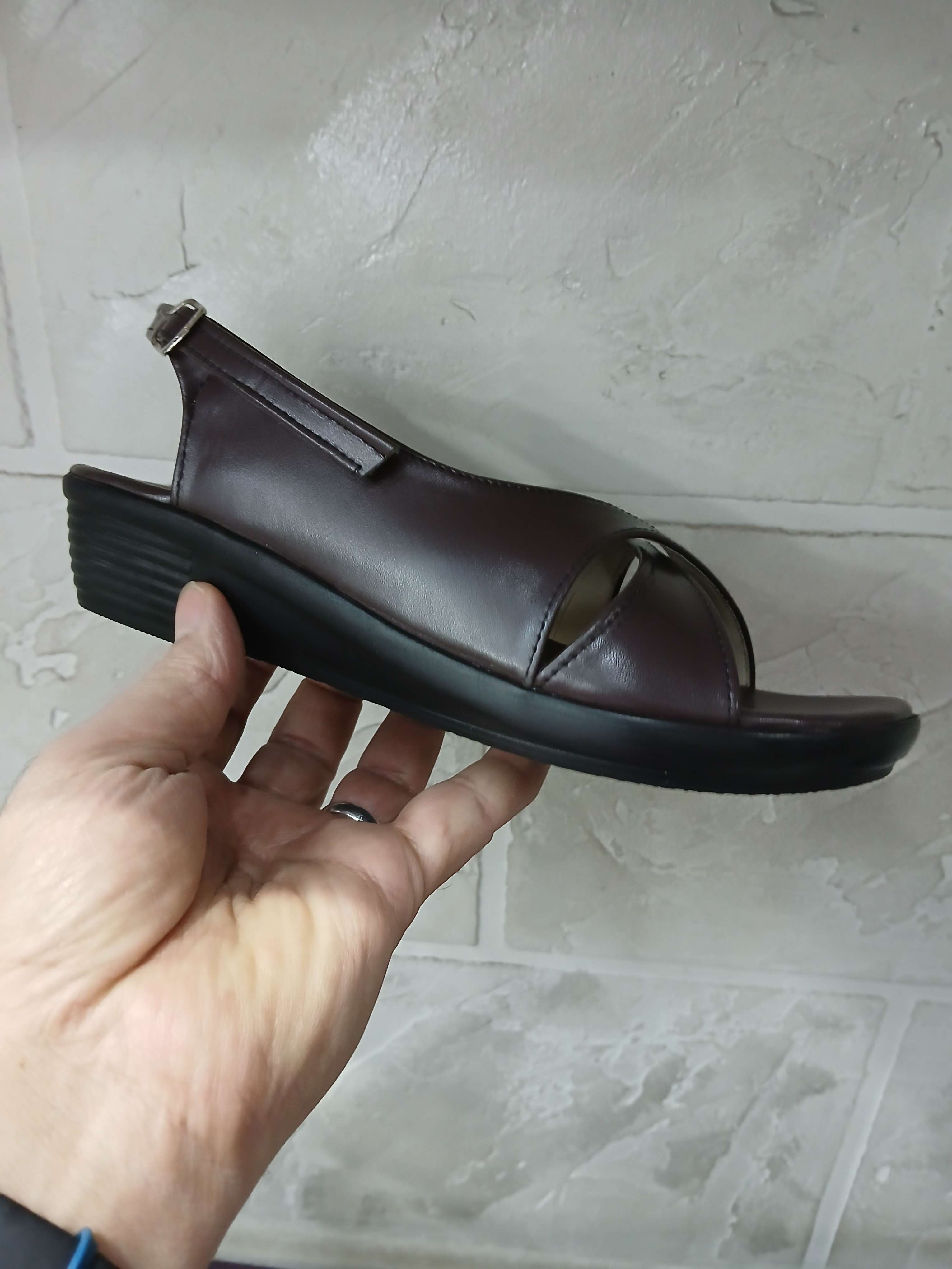 صندل طبي حريمي