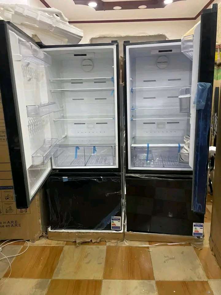 ثلاجه سوبر تك 20 قدم نوفريست بالبخار ديجيتال