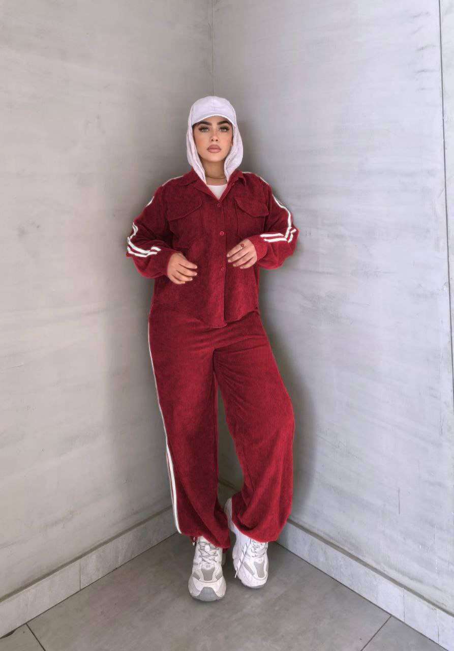 سوت قطعتين 2 جيب مطعم ابيض وهم بجد