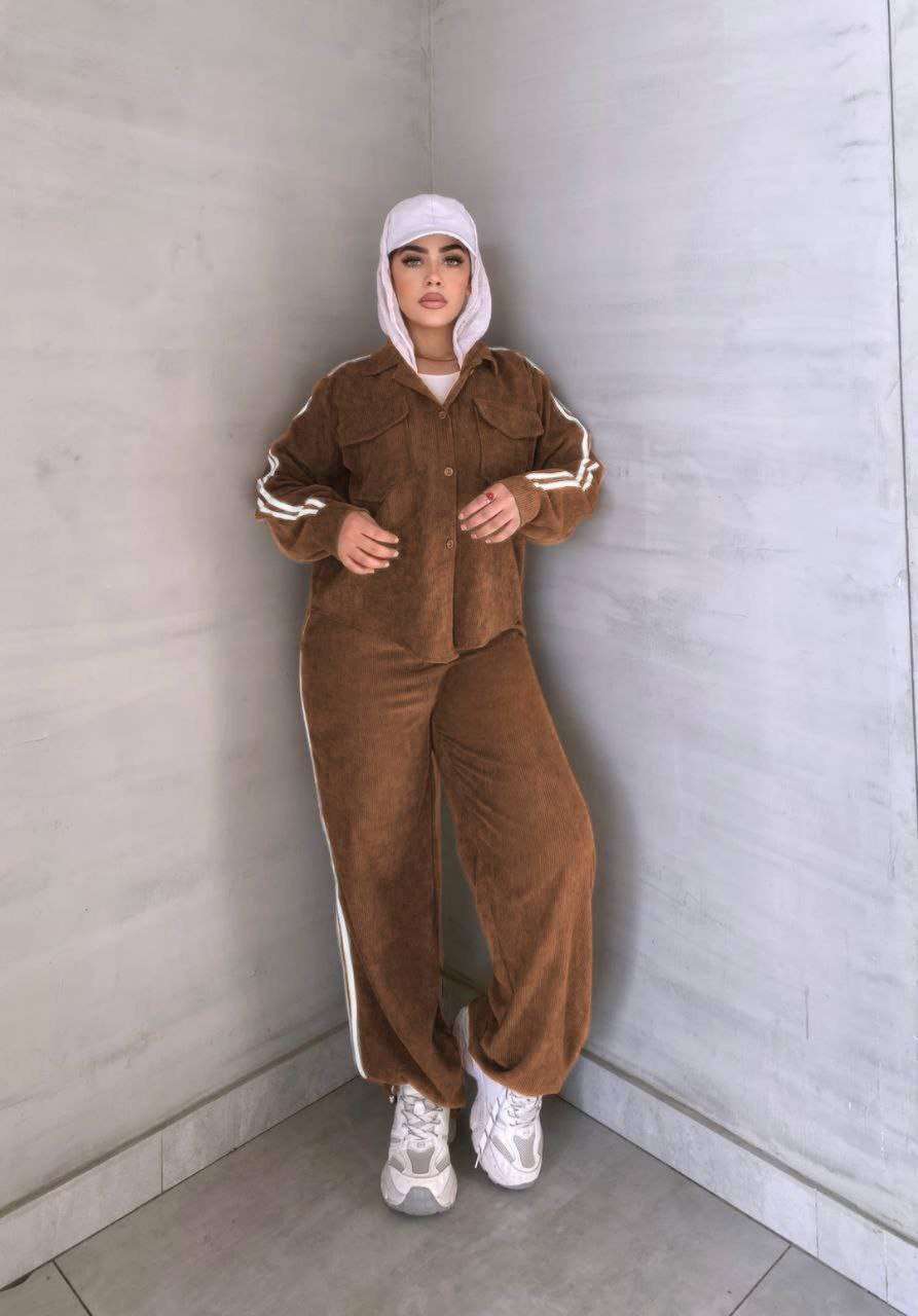 سوت قطعتين 2 جيب مطعم ابيض وهم بجد