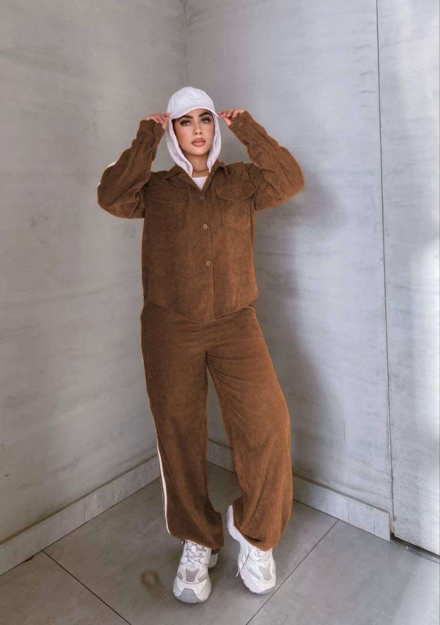 سوت قطعتين 2 جيب مطعم ابيض وهم بجد