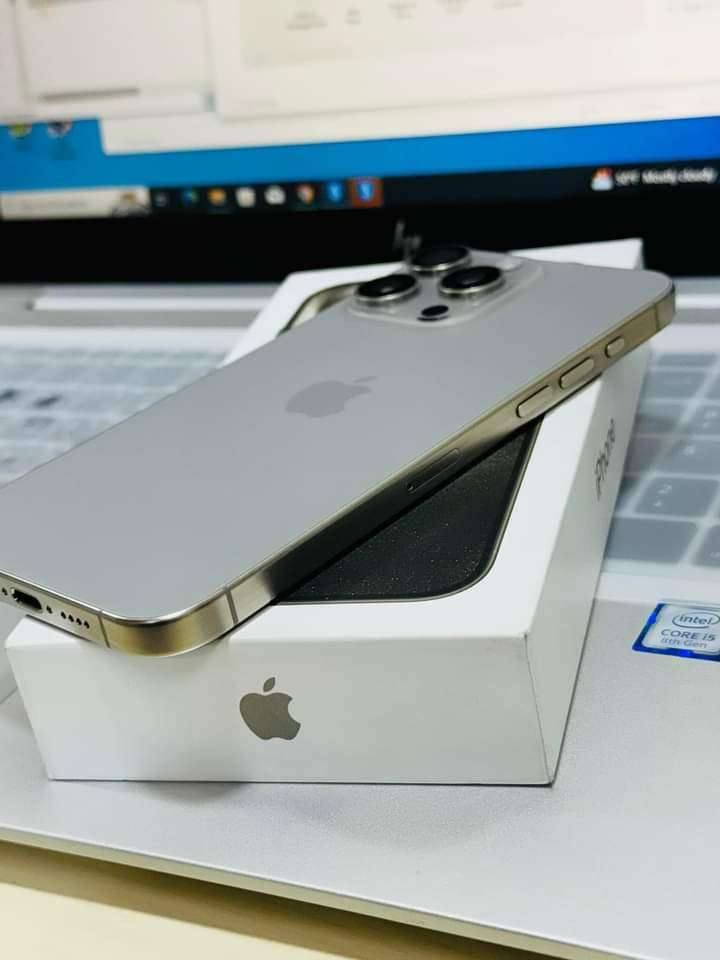 ايفون 15 بروماكس 🌻**Iphoooooon