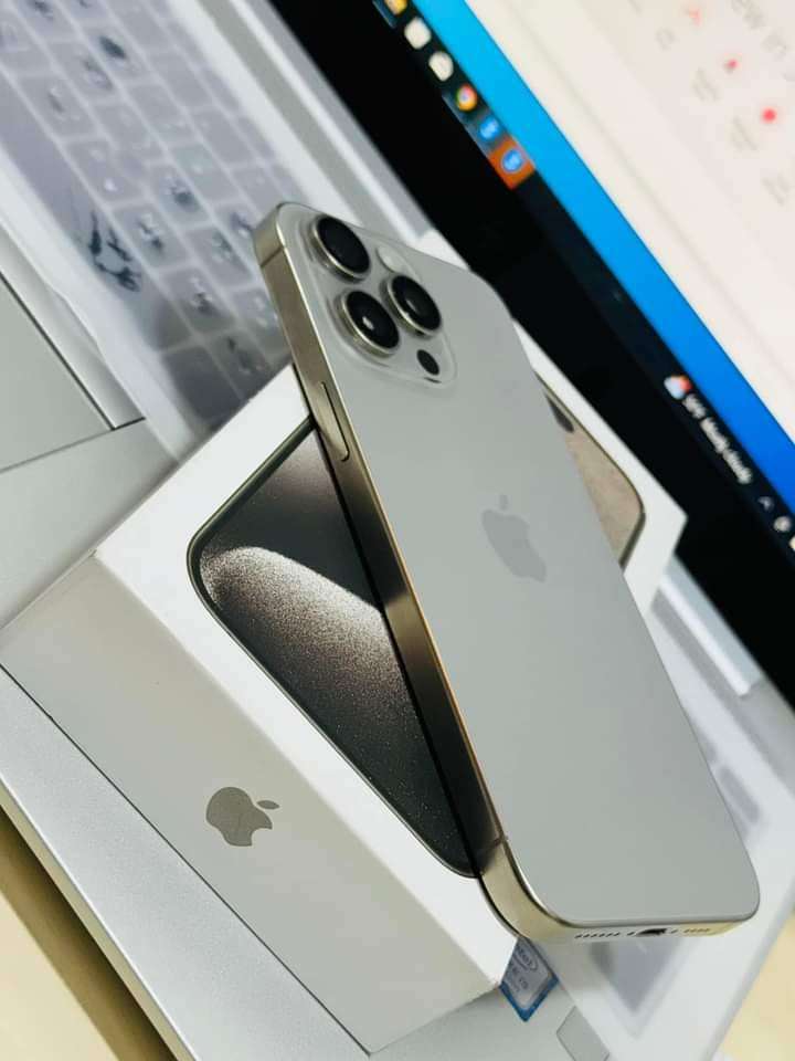ايفون 15 بروماكس 🌻**Iphoooooon