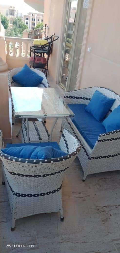 طقم ريتاو حديد مجدول ريتان تربيزة وكنبة وكرسيين او تربيزة