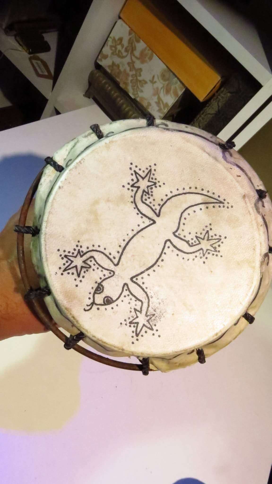 طبلة افريقية بساق من خشب البامبو