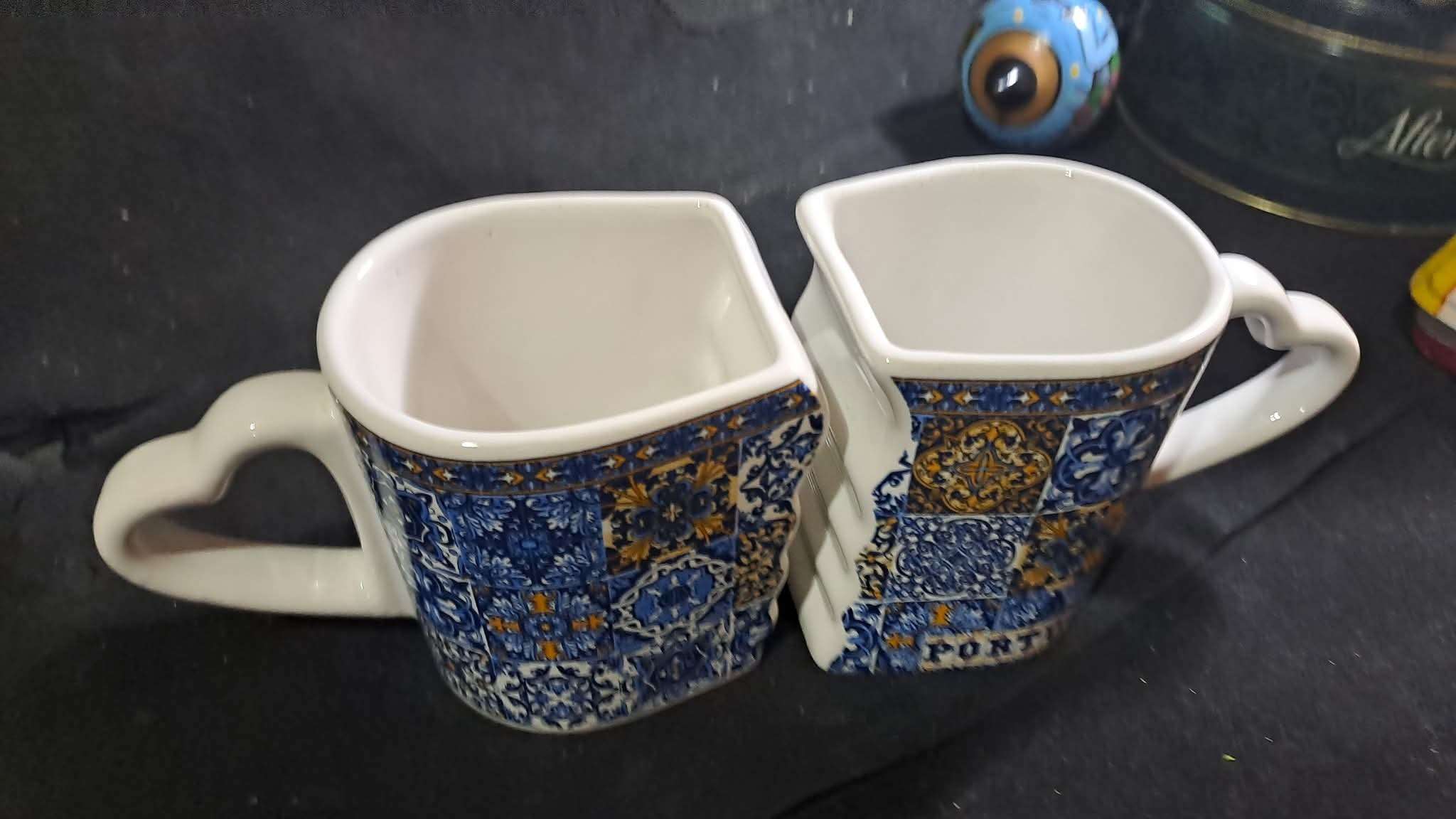 مج تؤام برتغالي الصنع من الخزف