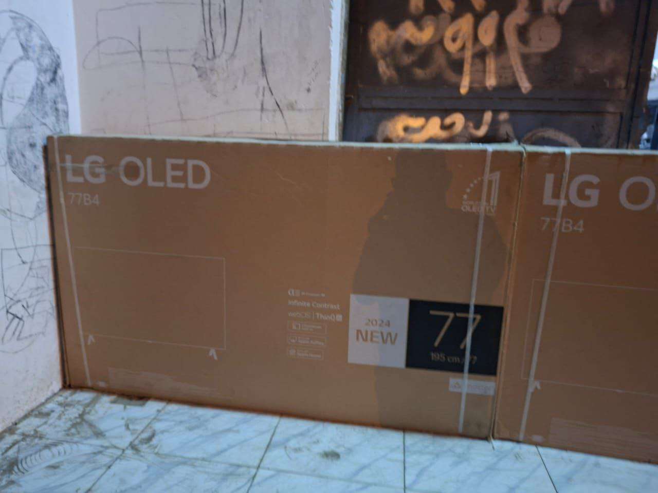 شاشة 77 بوصة LG OLED الوحش أعلي دقة