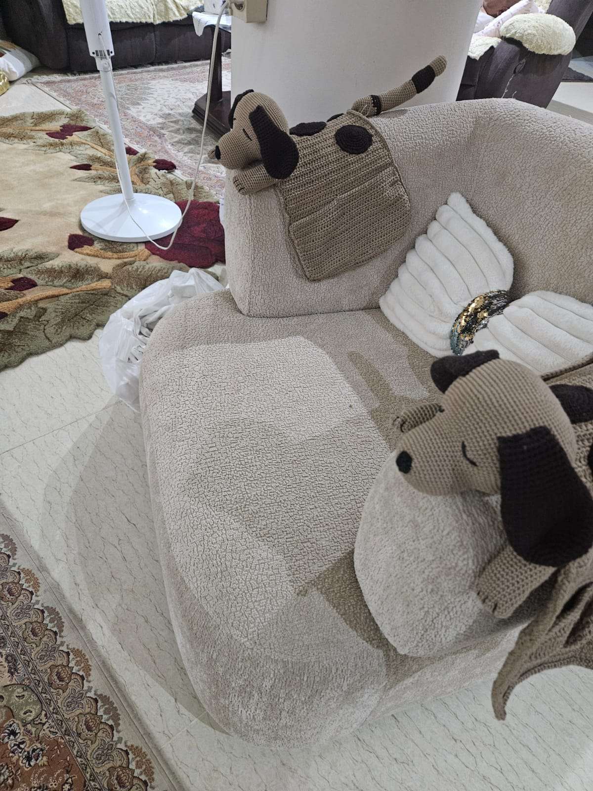 حامل ريموت يوضع على يد الكنبه