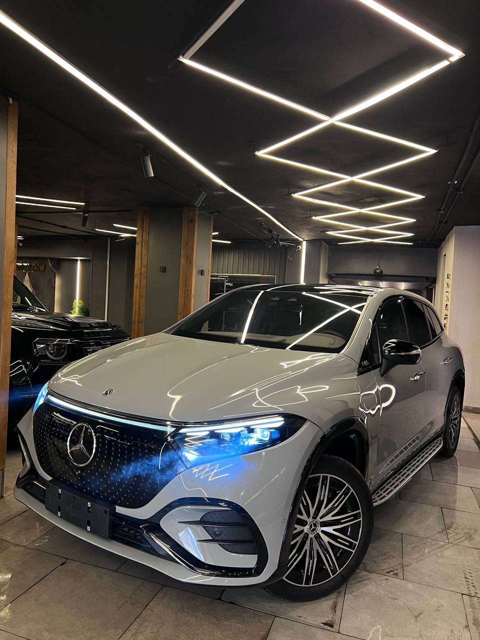 Mercedes-Benz EQS 500 4MATIC  Model 2023
