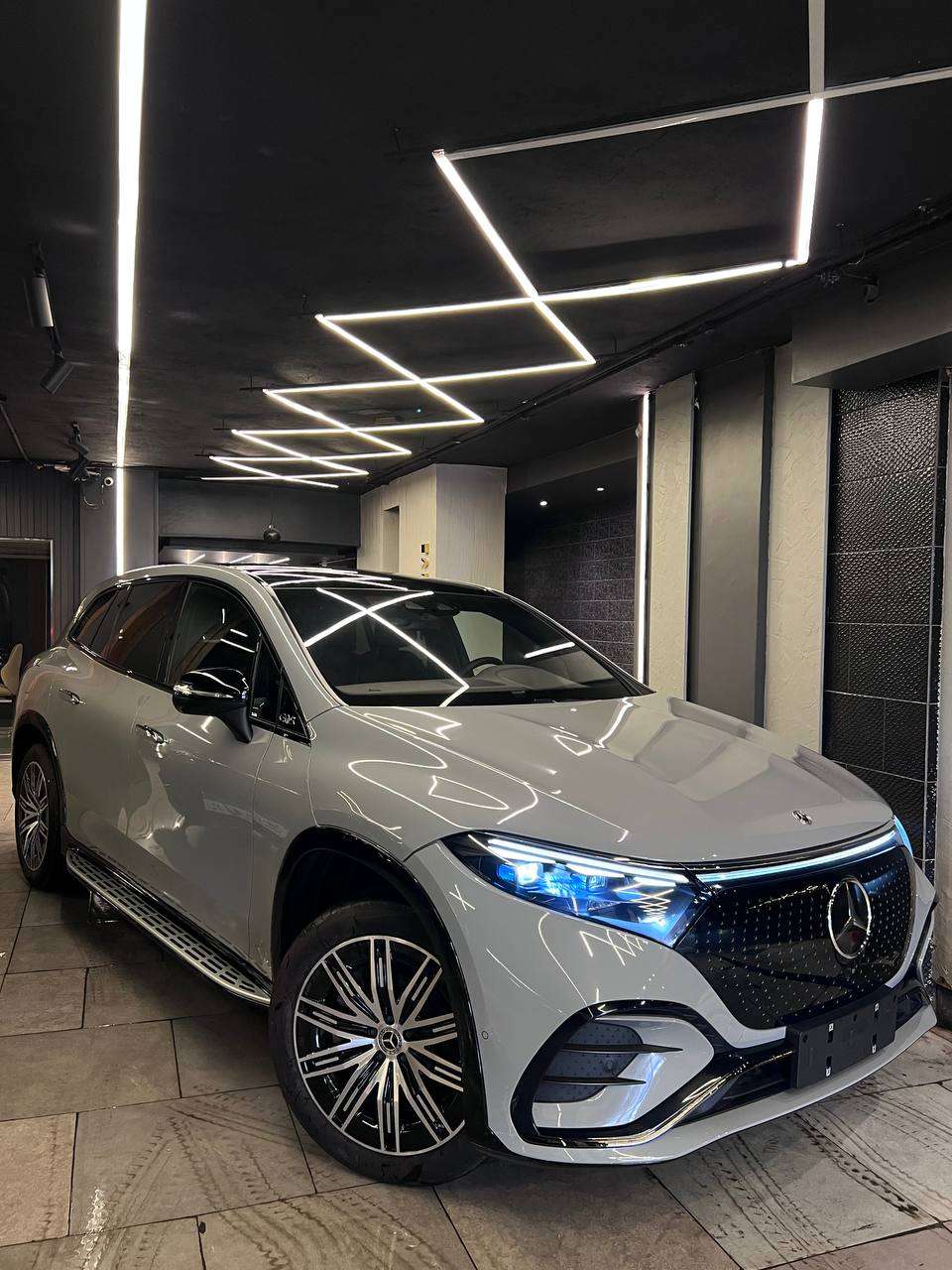 Mercedes-Benz EQS 500 4MATIC  Model 2023