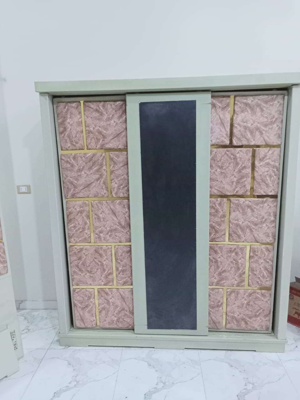 اوضه اطفال استعمال خفيف  بحاله ممتازه مكون من دولاب 3 دلف