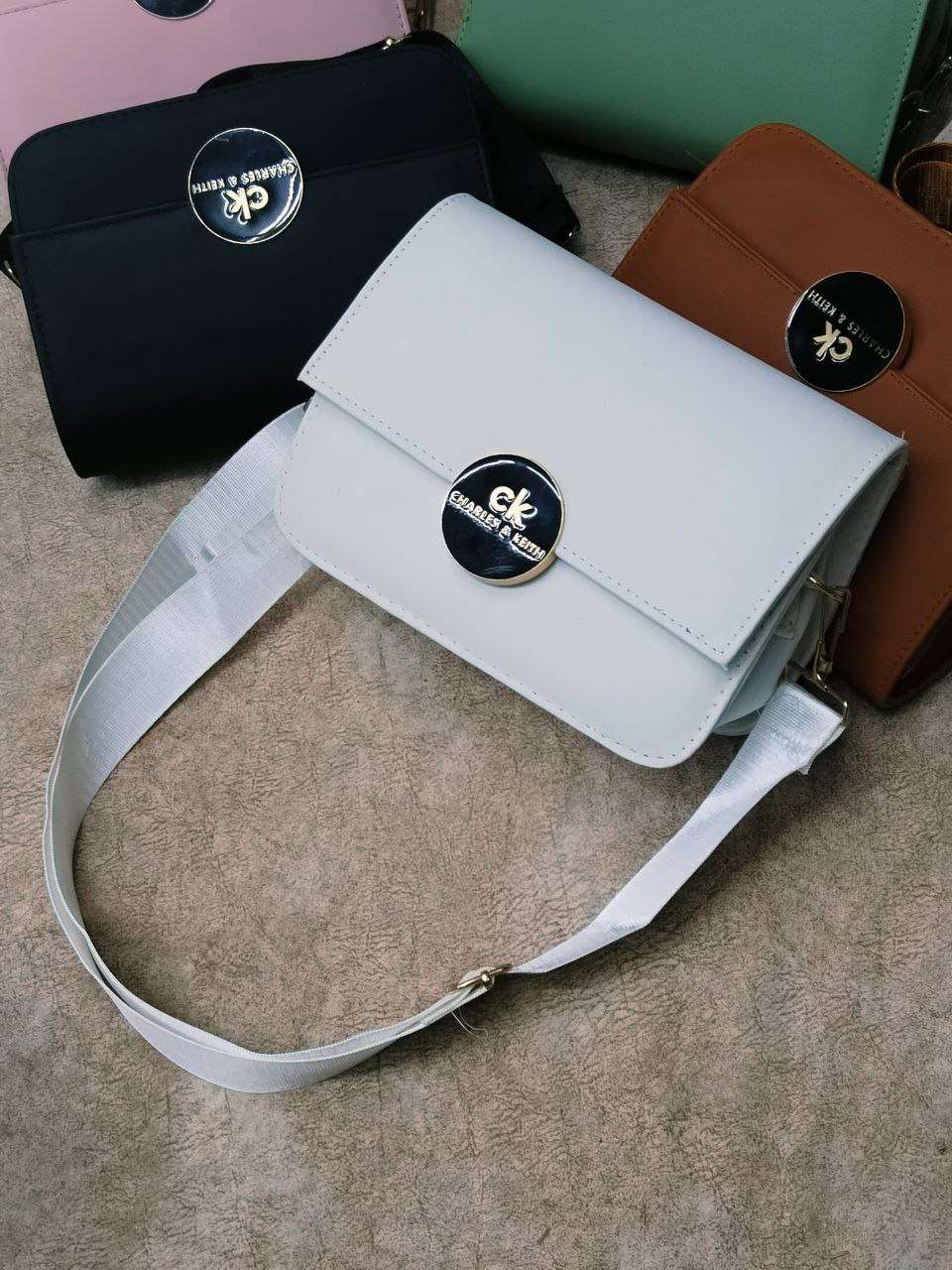شنطه يدوي وكروس